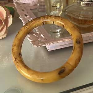 Vintage Bakelite bracelet in butterscotch